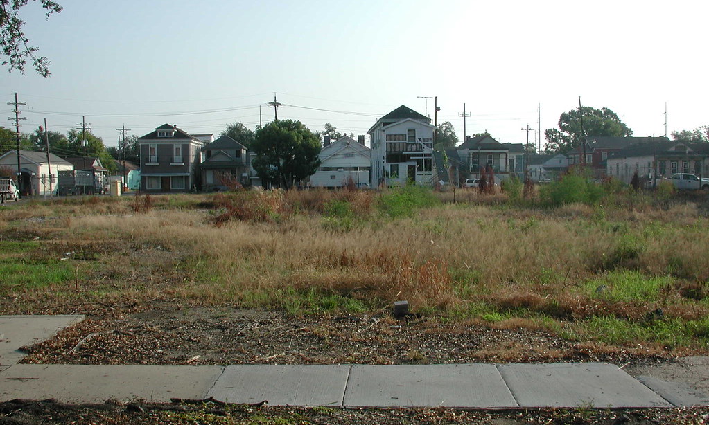 Vacant urban lot in a US residential neighborhood